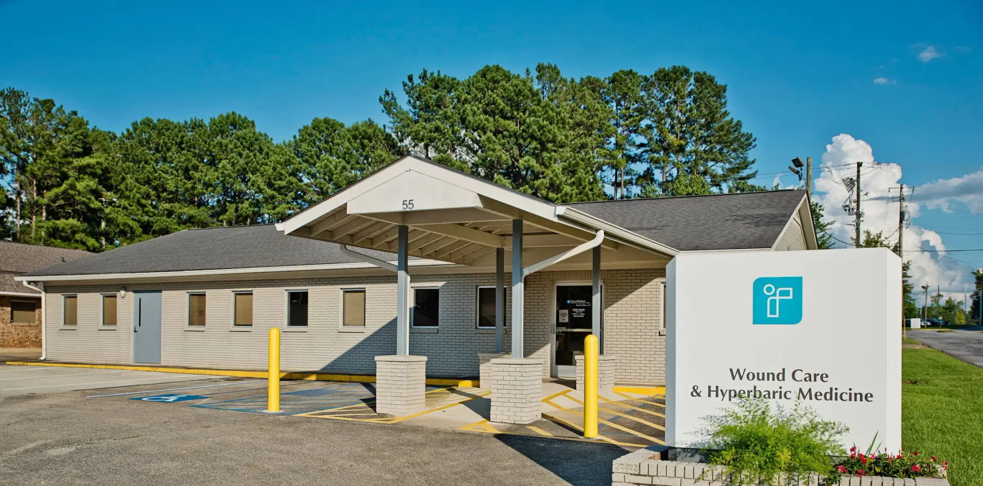 Image of the Wound Care and Hyperbaric Medicine Center at Russell Medical
