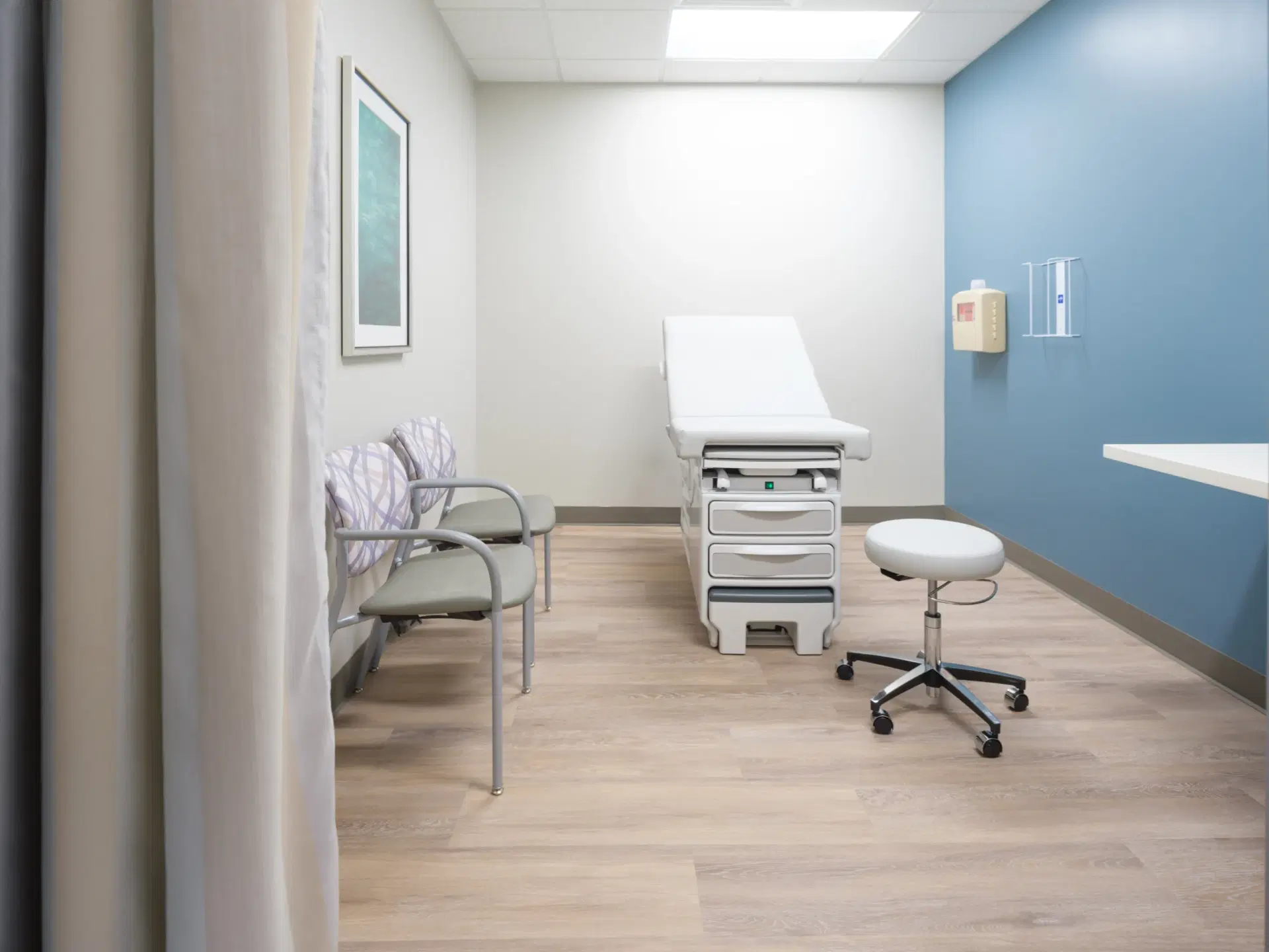 Image of a rheumatology clinic room